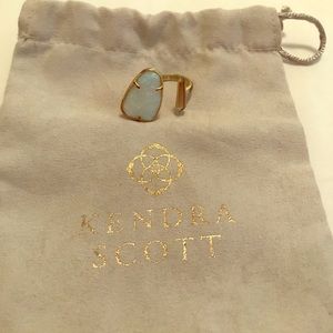 KENDRA SCOTT RING - white sparkle stone &gold band